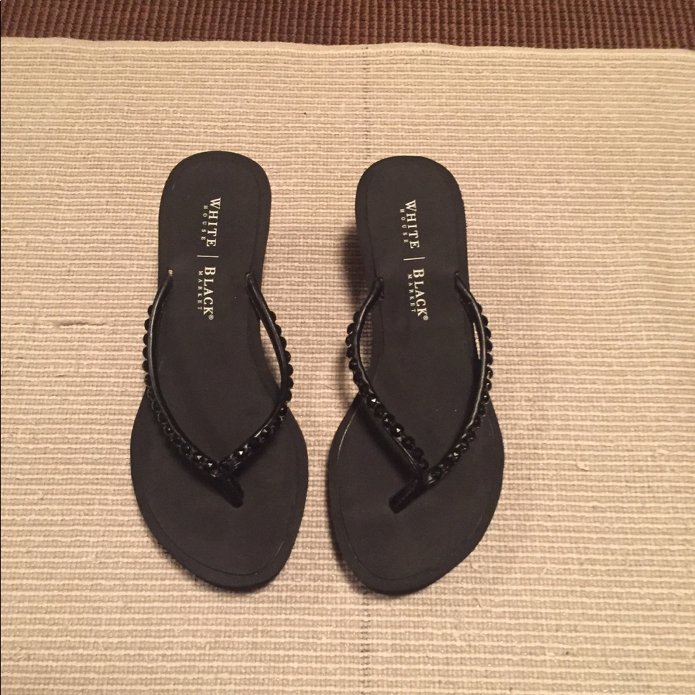 Black wedges